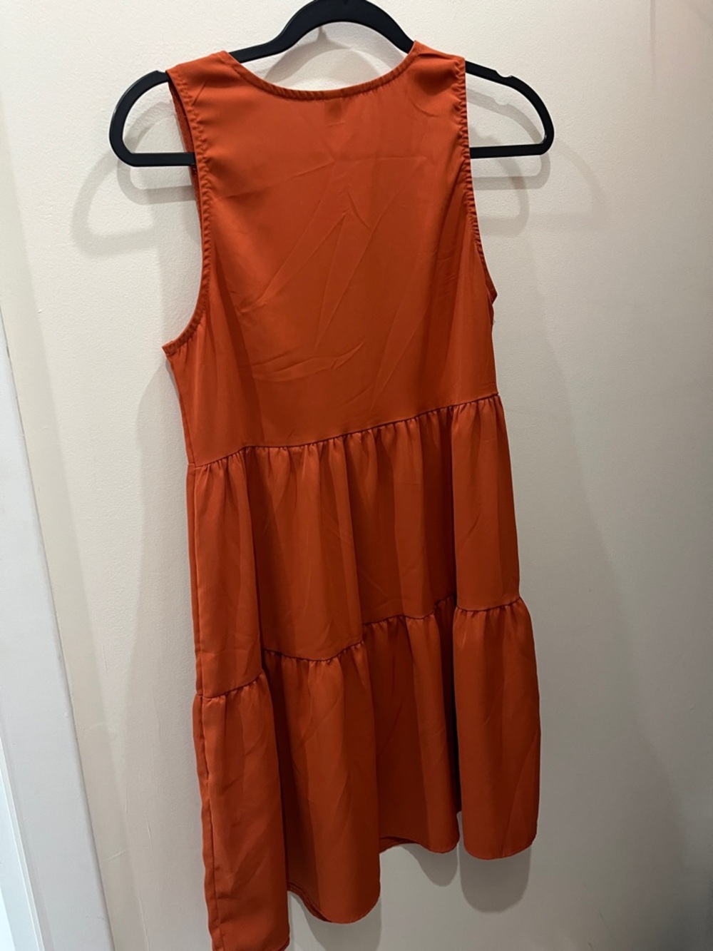 ❤️Rust Sleeveless Tiered V-Neck Mini Dress - Picture 8 of 8